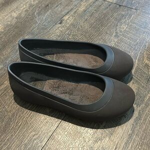 Crocs - Brown Mammoth Ballet Flat Fleece Lined Women’s Size 4‎ Slip-On Shoes